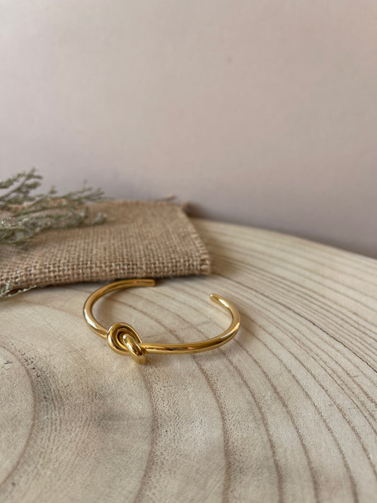 Classy Knot Bangle