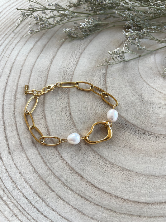Geometric Feature Freshwater Pearl Bracelet