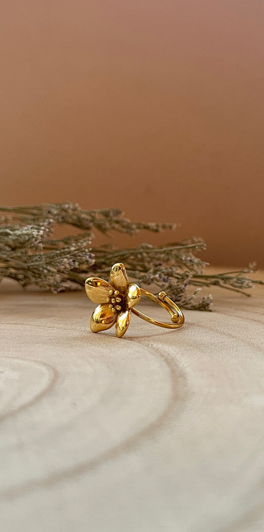 Vintage Gold Rustic Flower Ring