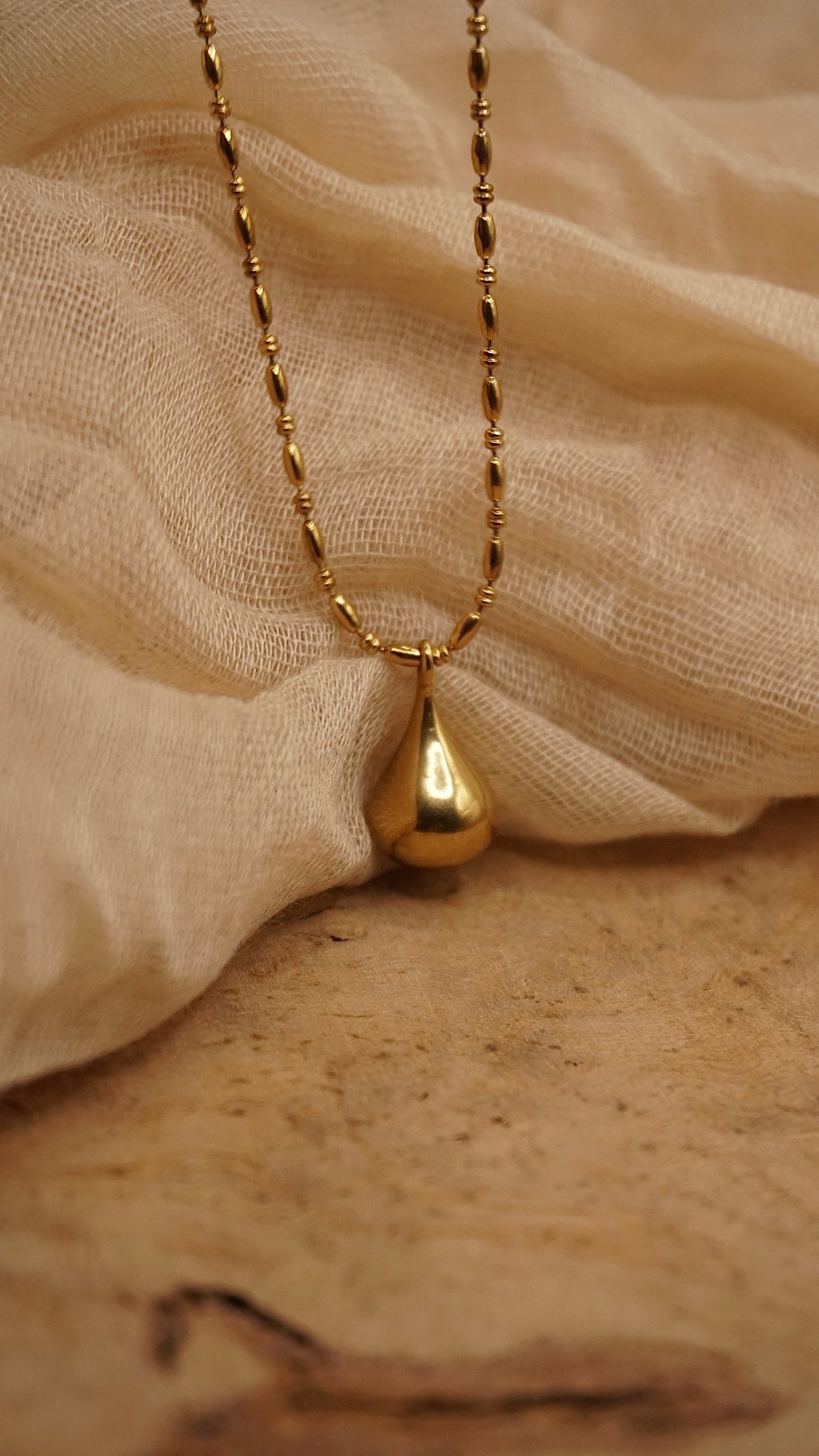 Elara Necklace