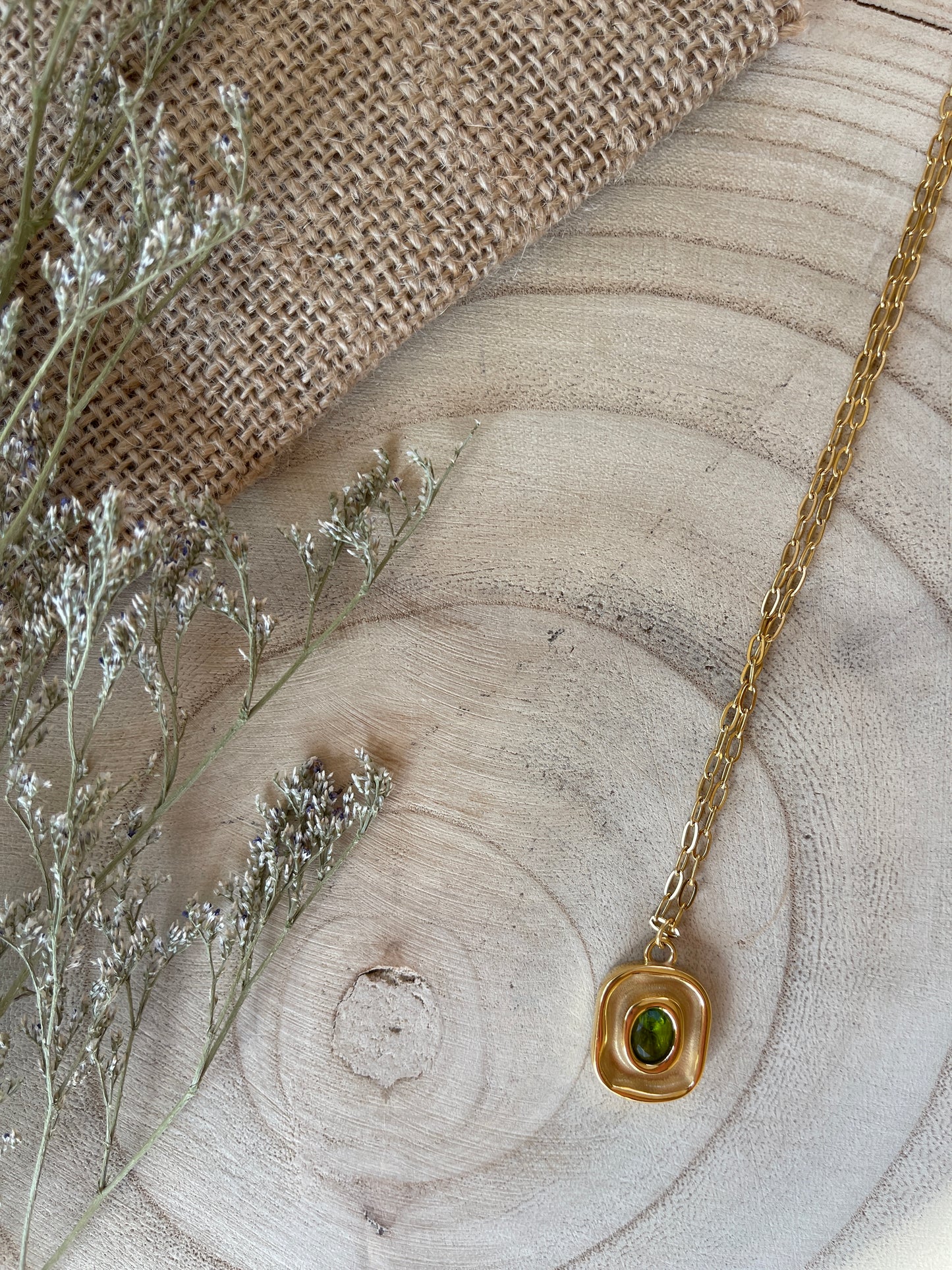 Retro Style Vintage Green Necklace | 18K Gold Plated | Stainless Steel