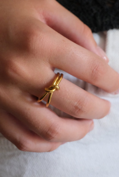 Knot Ring