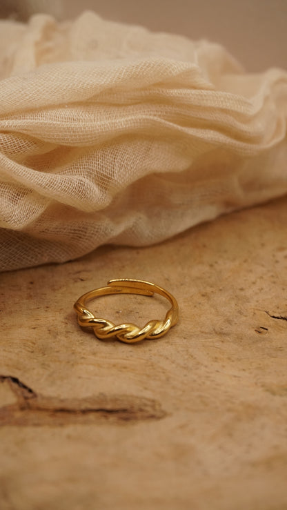 Swirl Ring