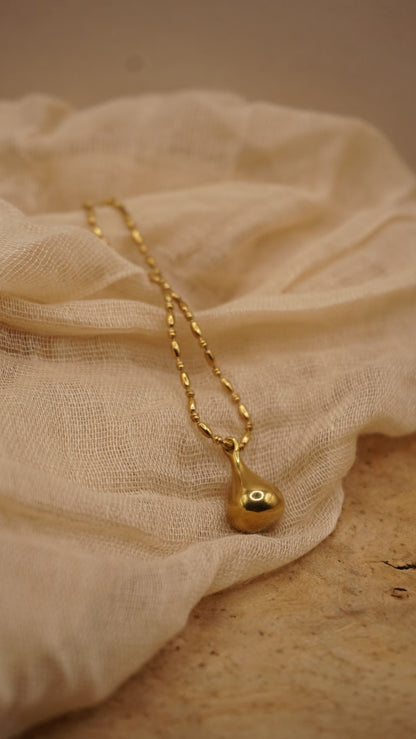 Elara Necklace