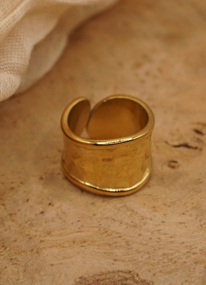 Elle Ring
