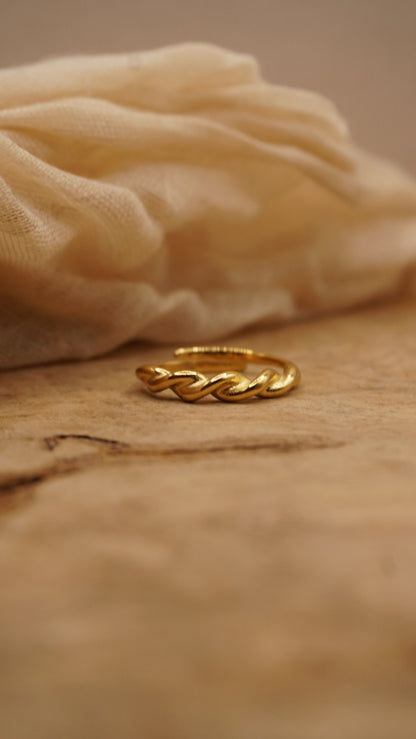 Swirl Ring