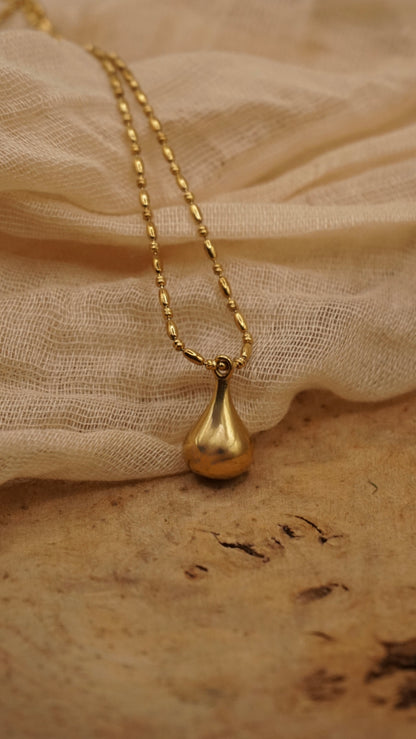 Elara Necklace