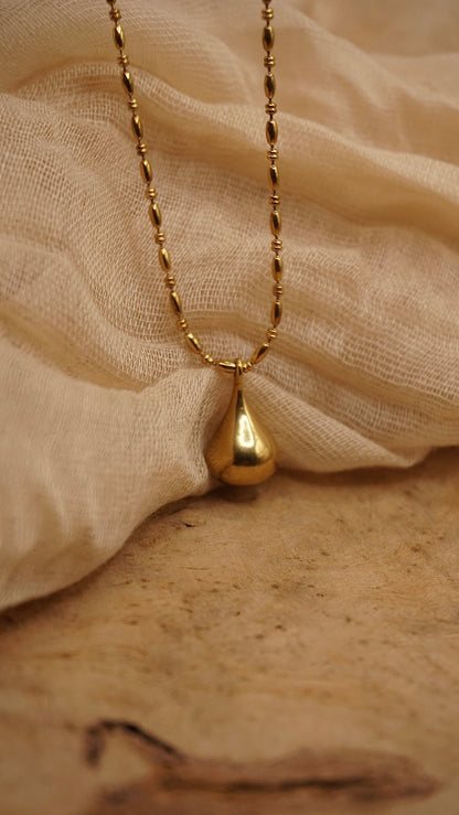 Elara Necklace