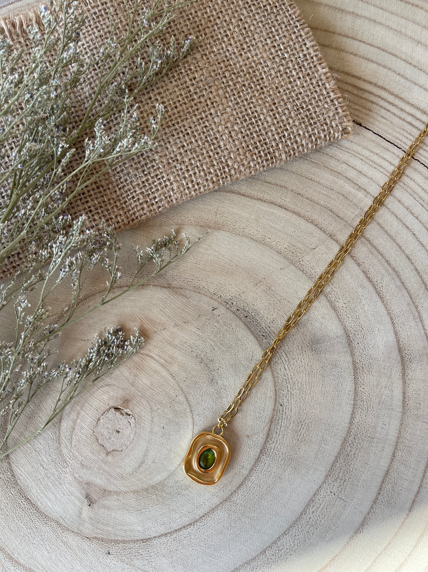 Retro Style Vintage Green Necklace | 18K Gold Plated | Stainless Steel